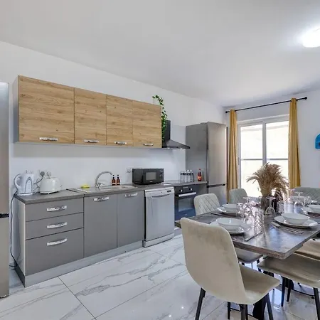 Apartman New & Spacious 7br In Swieqi By Sf Homes *