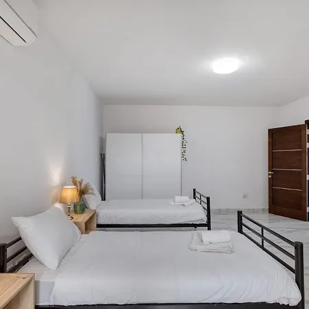 Apartman New & Spacious 7br In Swieqi By Sf Homes San Ġiljan