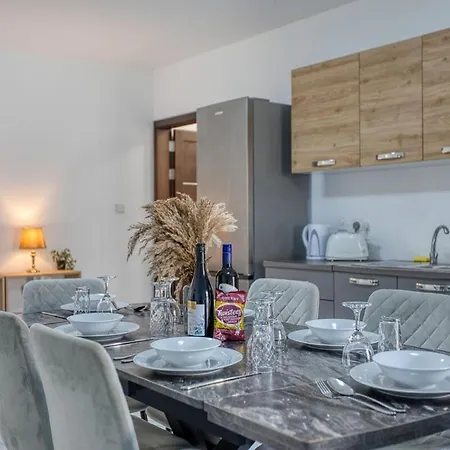 New & Spacious 7br In Swieqi By Sf Homes San Ġiljan