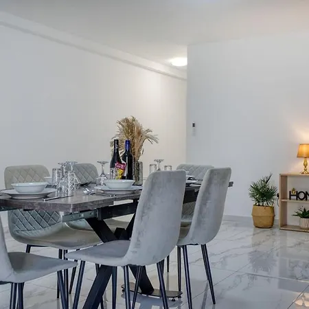 New & Spacious 7br In Swieqi By Sf Homes Apartman
